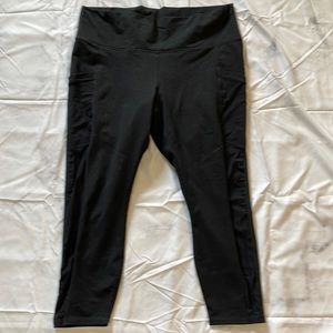 Fabletics, black leggings, size 1X.in great condition.